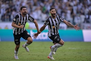  拜仁慕尼黑主场逆转取胜，积分榜领跑优势扩大  