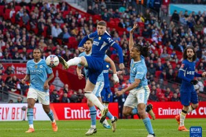  帕尔默处子球定江山，曼城青年军客场力克伯恩利