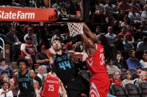  勇士绝杀雷霆终结对手七连胜势头  